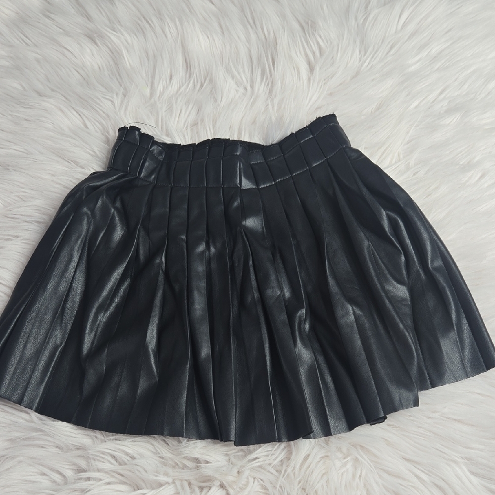 Betsy Johnson Faux Leather Skirt Sz 6